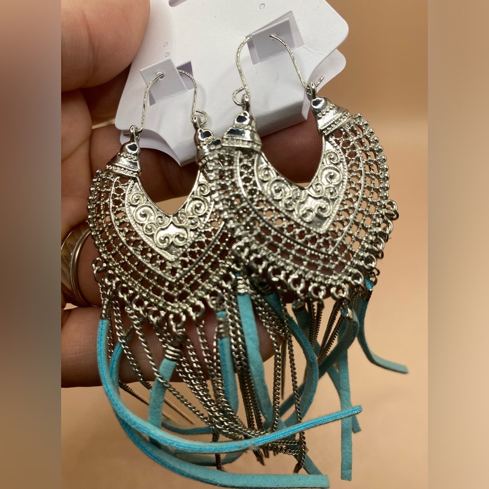 Silver tone dangle turquoise color‎ fringe chain accents
